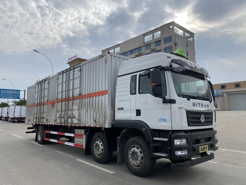 易燃液體廂式運(yùn)輸車，廂式運(yùn)輸車，楚勝汽車集團(tuán)